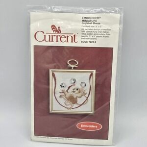 Current Vintage 1984 Jinglebell Mouse Embroidery Miniature Kit 7220-9‎ Christmas